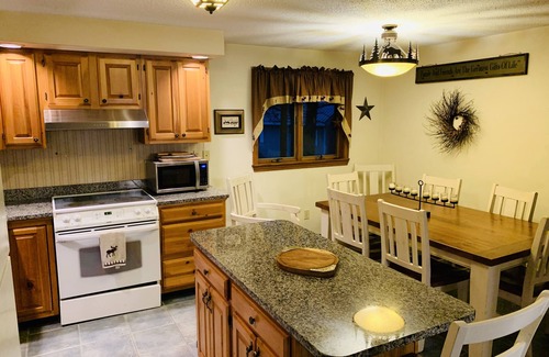 Intervale House | Cozy townhouse minutes from North Conway.