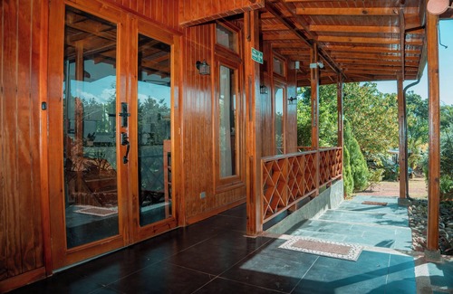 Punta Sur Cabin | Cozy/upscale 3-bedroom cabin surrounded by nature in enchanting San Andres.