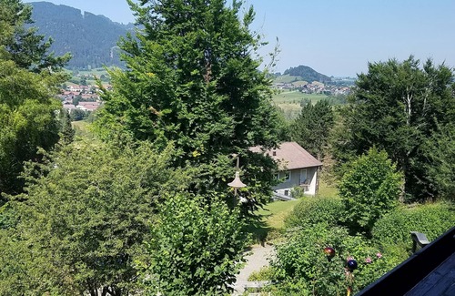 Meilingen Apartment | Cozy vacation apartment with large balcony. Mountain view included.