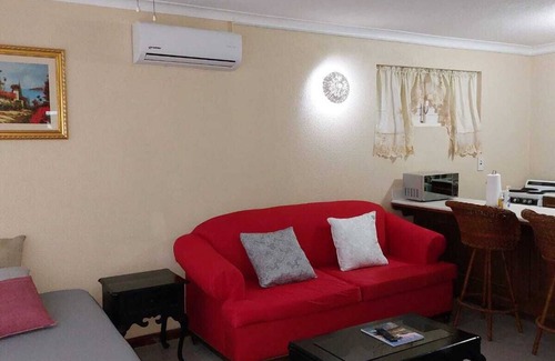 Runaway Bay Resort | Cozy Villa Escape