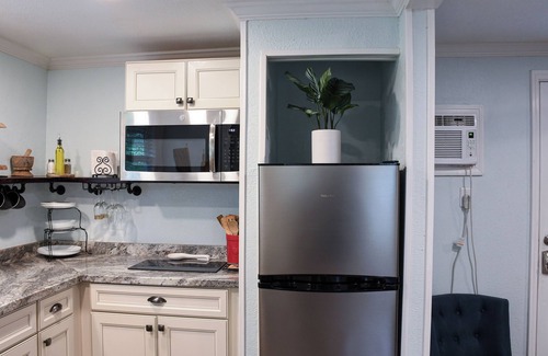 Winter Haven Apartment | Cozy Vintage Apt D near Lakeland/Hospitals/Lakes