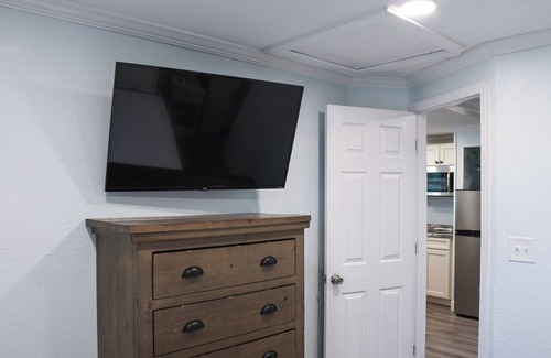 Winter Haven Apartment | Cozy Vintage Apt D near Lakeland/Hospitals/Lakes