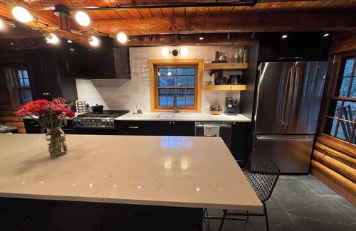 Stratton Mountain Cabin | Cozy VT Retreat 5 Minutes from Stratton - Ski, Swim, Escape