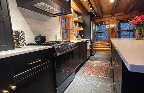 Stratton Mountain Cabin | Cozy VT Retreat 5 Minutes from Stratton - Ski, Swim, Escape