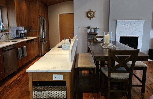 Loveladies House | Cozy waterfront boaters dream on private lagoon with hot tub.