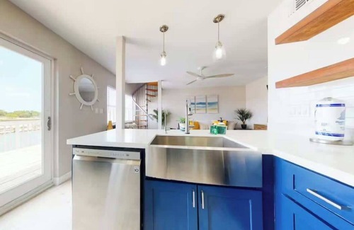 Port Isabel Apartment | Cozy Waterfront With Deck