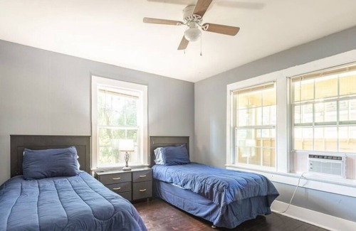 Mid City North House | Cozy Yellow Home near LSU and Downtown