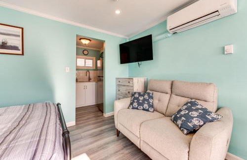 York Beach Apartment | Cozy York Studio with Ocean View, Steps to Beach!