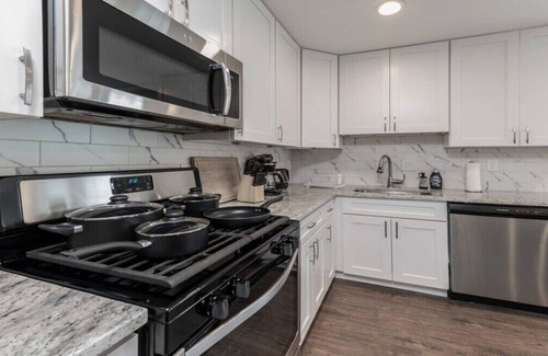Potomac West House | CozySuites 3BR/3BA Charming Colonial Home