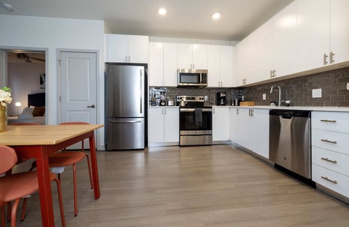 Downtown Louisville Apartment | CozySuites at Nulu