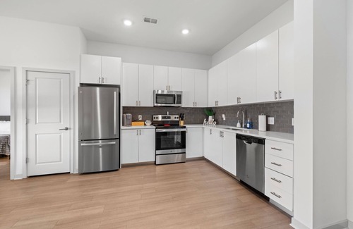 Downtown Louisville Apartment | CozySuites at Nulu