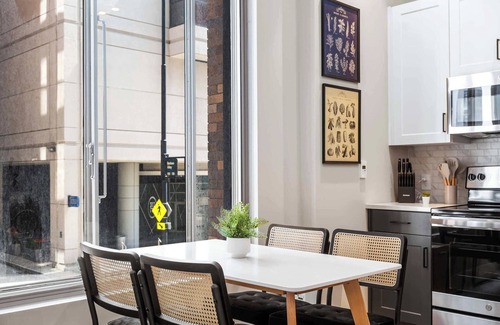 Downtown Cincinnati Apartment | CozySuites at Textile