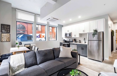 Downtown Cincinnati Apartment | CozySuites at Textile
