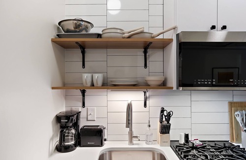 Warehouse District Apartment | CozySuites NLG - Modern studio condo #17