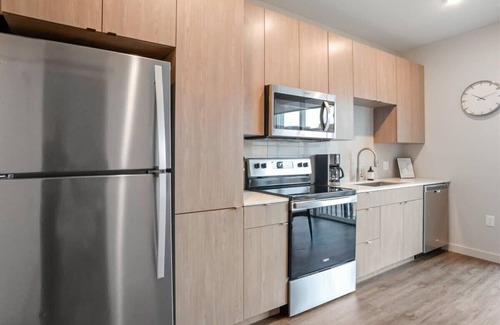 Lower Lawrenceville Apartment | CozySuites Roomy 1BR, Lawrenceville