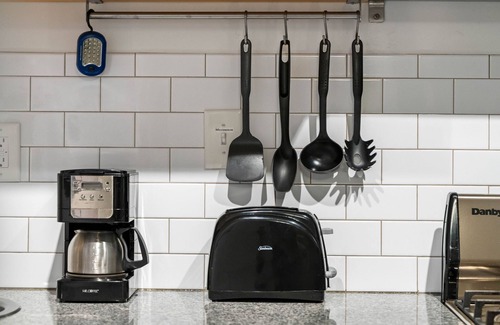 Brookwood Apartment | CPD Safe Clean Studio w Free Parking Near Shepherd Center