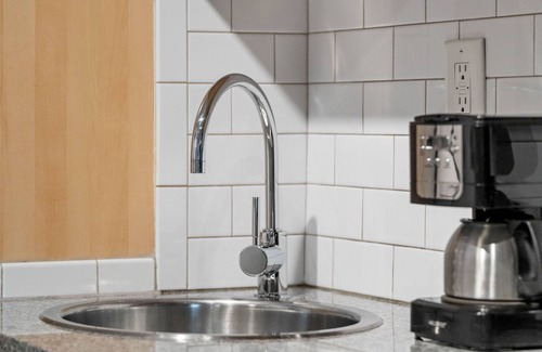 Brookwood Apartment | CPD Safe Clean Studio w Free Parking Near Shepherd Center