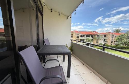 Santa Ana Apartment | CR MARIPOSA RENTALS Brand New lake view Penthouse with office space