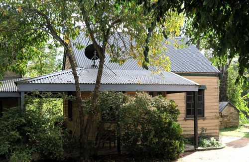Berrima Cottage | Crabapple Cottage -Lovely self contained cottage on Heritage property
