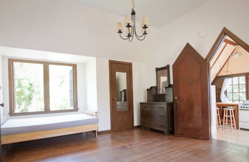 North Berkeley Apartment | Craftsman architectural landmark home North Berkeley near UC