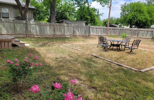 Uvalde House | Craftsman by Downtown Uvalde