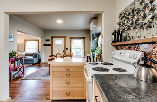 Central Oregon House | "Craftsman Oasis" offers a central location 5 minutes to river park bike path.