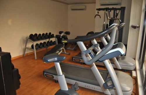 Yaba Hotel | Craven Cottage Inn
