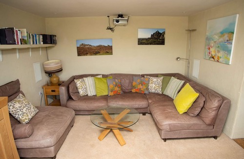 Pontesbury Cottage | CREAGH DHU, pet friendly, with open fire in Ratlinghope