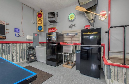 Rodney House | Create FAMILY Memories at Michigan Dream'inn on All Sports Lake Jehnsen