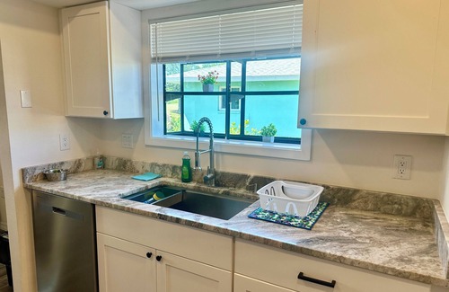 Venice House | Creek Golf course front home minute from DowntownVenice Florida.