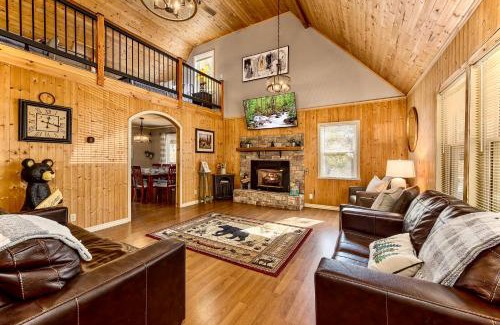Sevierville House | Creek, King Beds, Wow Views, Private, New, Patio, Spa, Close to Town