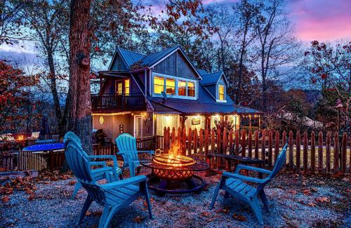 Sevierville House | Creek, King Beds, Wow Views, Private, New, Patio, Spa, Close to Town
