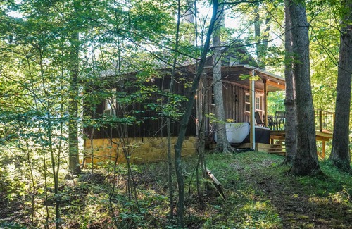 Chillicothe Cabin | Creek View, Covered Decks & Private Hot Tub, Woods, Peaceful, Wildlife!
