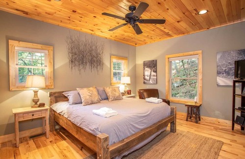 Banner Elk Cottage | Creekside Cabin On Wooded Property