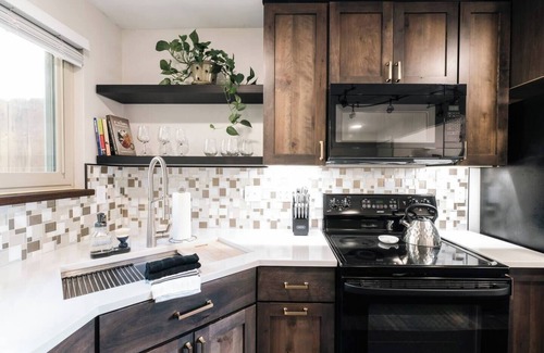 Sheridan House | Creekside Central to Downtown Fairgrounds Hospital