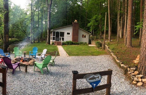 Sunset Cabin | Creekside cottage within walking distance Of Falls & 4 State Parks within 9 ml.