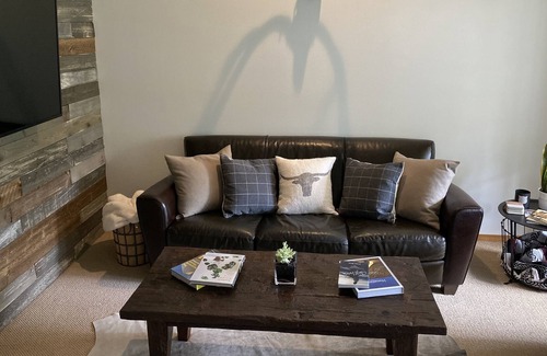 Cle Elum House | Creekside Retreat