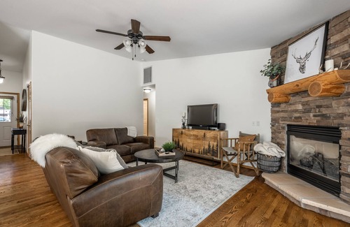 Cle Elum House | Creekside Retreat