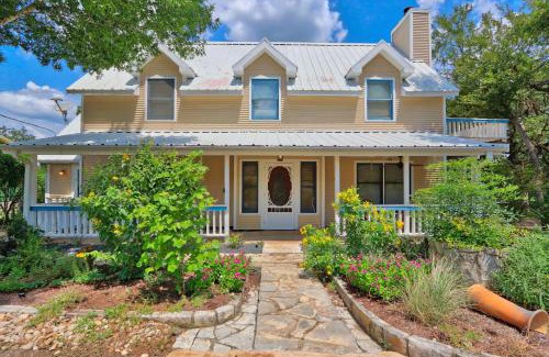 Wimberley House | Creekside Retreat