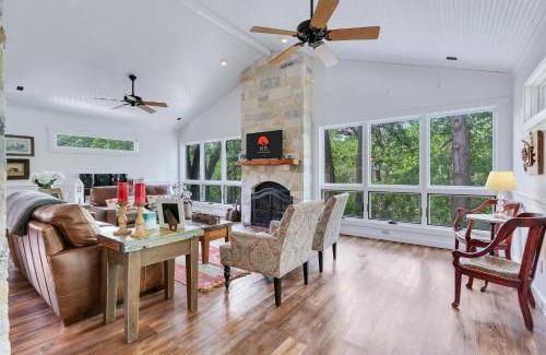 Wimberley House | Creekside Retreat