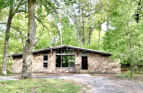 Fruitport House | Creekside - Secluded Sanctuary near Spring Lake/Grand Haven/Holland/Muskegon