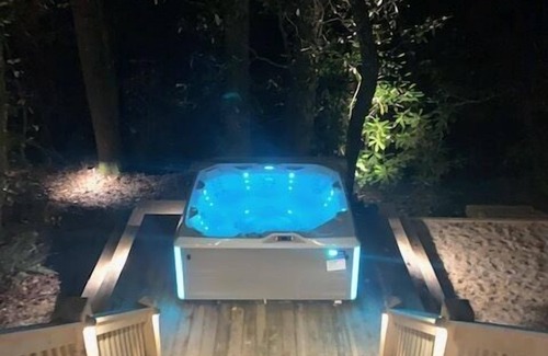 Ellijay House | Creekside Storie.Waterfalls Hike Bike Waterfalls!, Creekside Storie. Hot Tub, Cohutta Forest, Hiking.