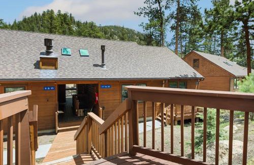 Fall River Estates Apartment | Creekside Suites 09 by Estes Park Condos
