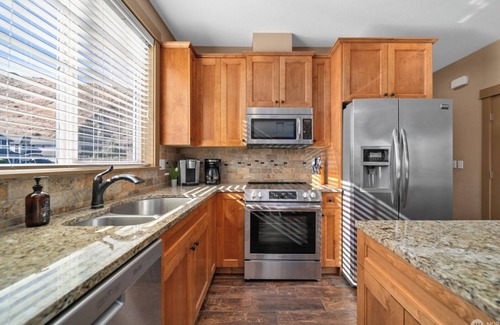 Quincy House | Crescent Bar 4/BD 3/BA House! Close to Gorge Concerts, Wine Tasting & River!