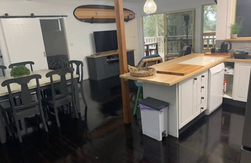 Crescent Head Cottage | Crescent Head 4 bedroom waterfront beach cottage