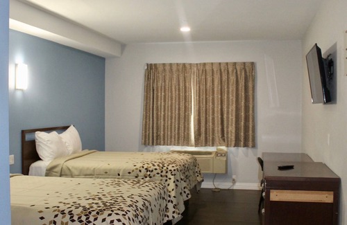 Harbor Hotel | Crescent Inn