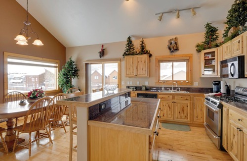 Crested Butte South Condo | Crested Butte South Condo w/View: 10 Mi to Skiing