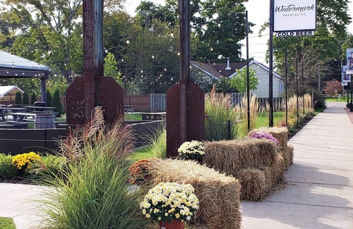Stevensville House | CRESTWOOD HOUSE - Rustic Ravine Glam in the Heart of Lake Michigan's Vineyards.