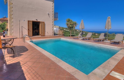 Agia Triada Villa | Crete's Tranquil Retreat Villa Larena