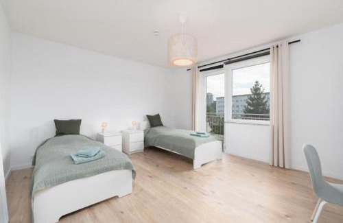 Stadtmitte Apartment | CREW BEDS - APARTMENTS in Wolfsburg 4x Bedroom, Single Beds, Free Coffee, WiFi & Parking - 24h CHECK IN #WOB01 #WOB02